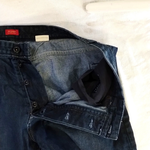 Sean John Relaxed Hamilton Fly Button Front Denim Jeans - Picture 4 of 15